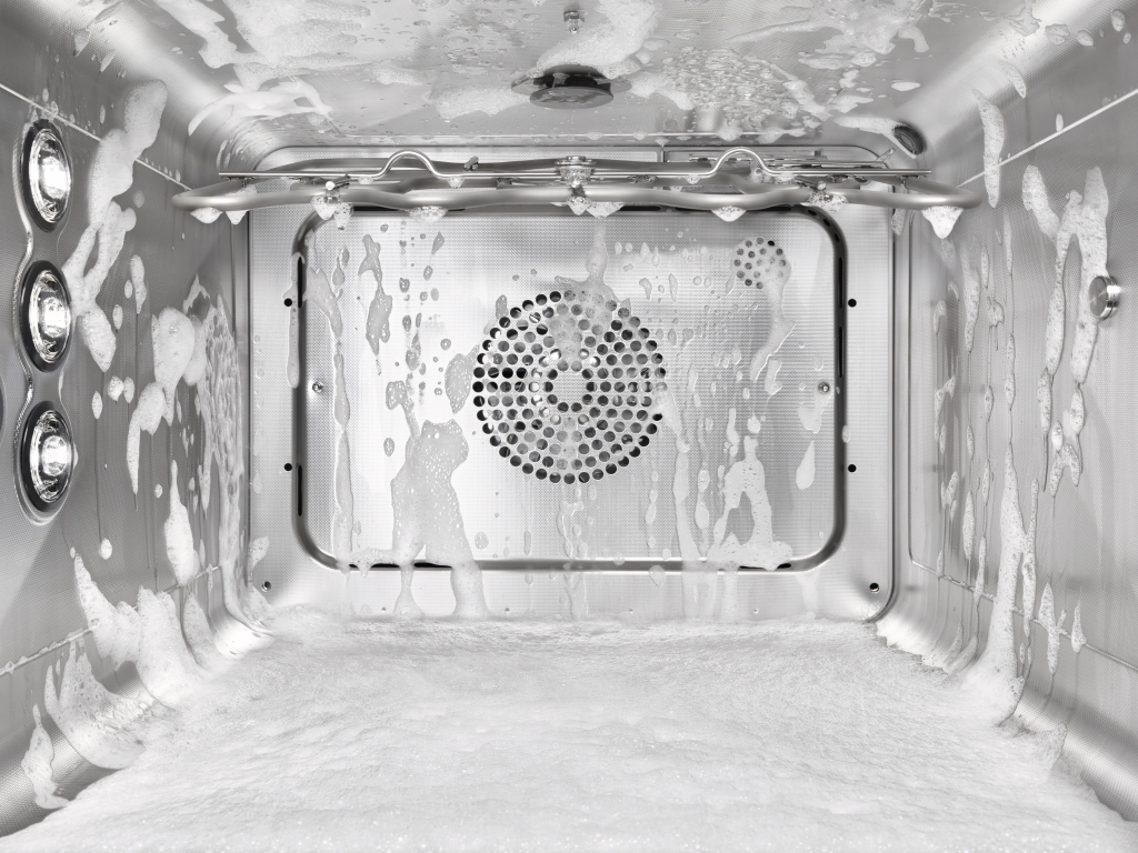 Комби-пароварка Miele с функцией HydroClean