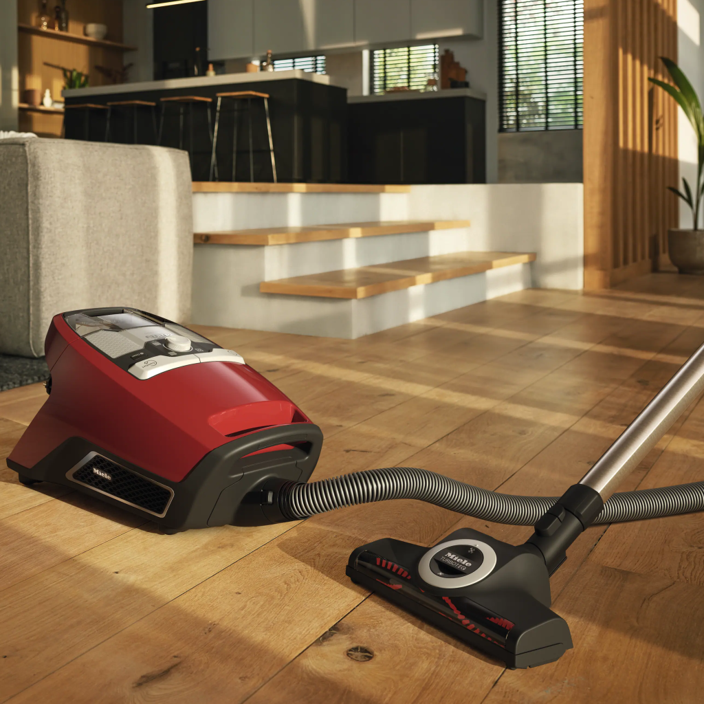 Безмешковый пылесос Miele