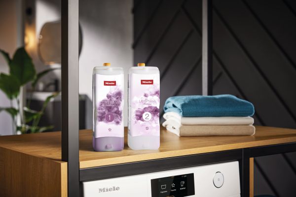 Двухкомпонентное жидкое моющее средство UltraPhase1 FloralBoost Limited Edition WA UP1 FB 1401 L Miele купить в #REGION_NAME_DECLINE_PP# | Всегда в наличии! | Артикул 12280210 | Официальный сайт